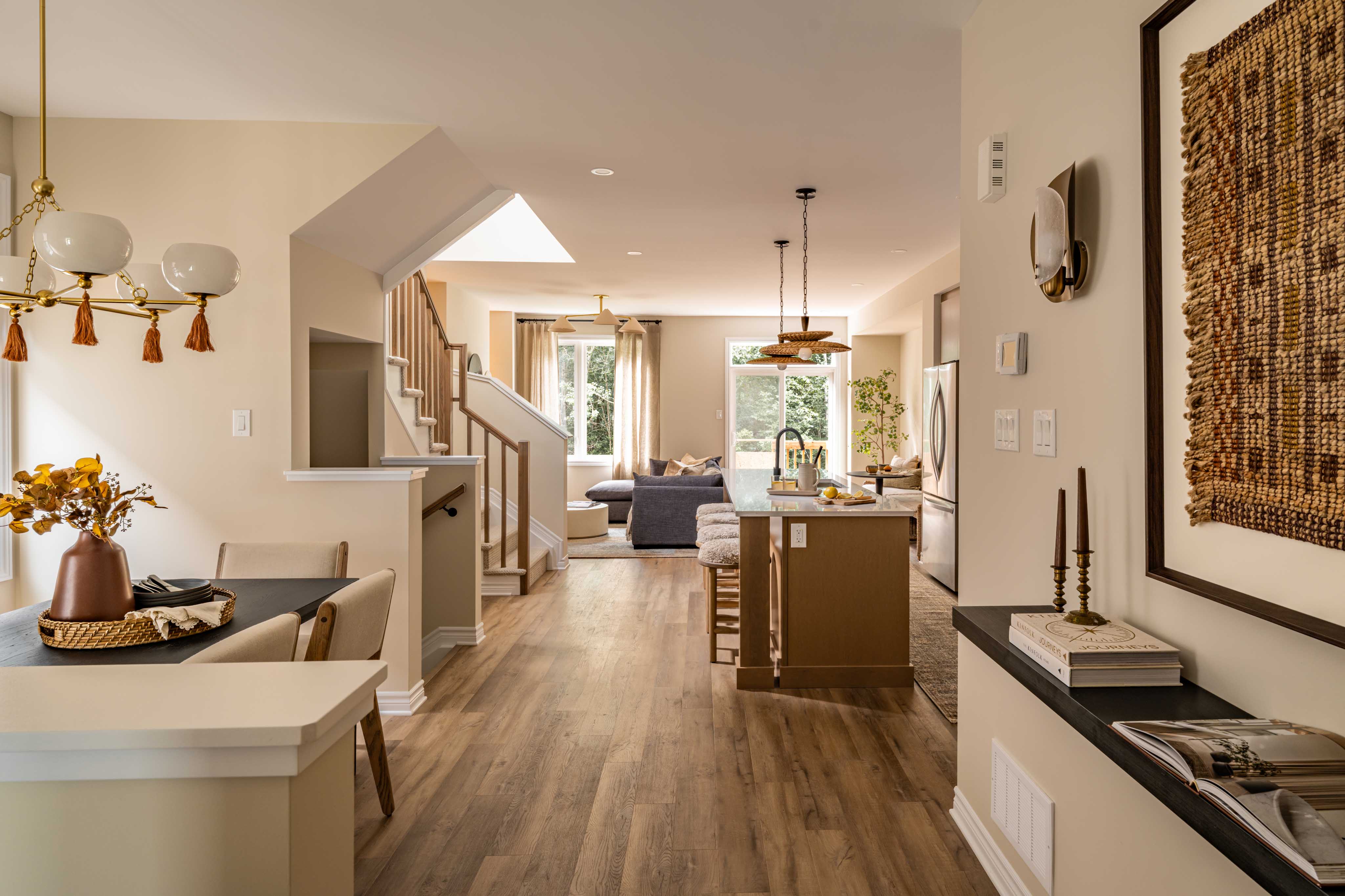 Panorama model home interior — photo 1